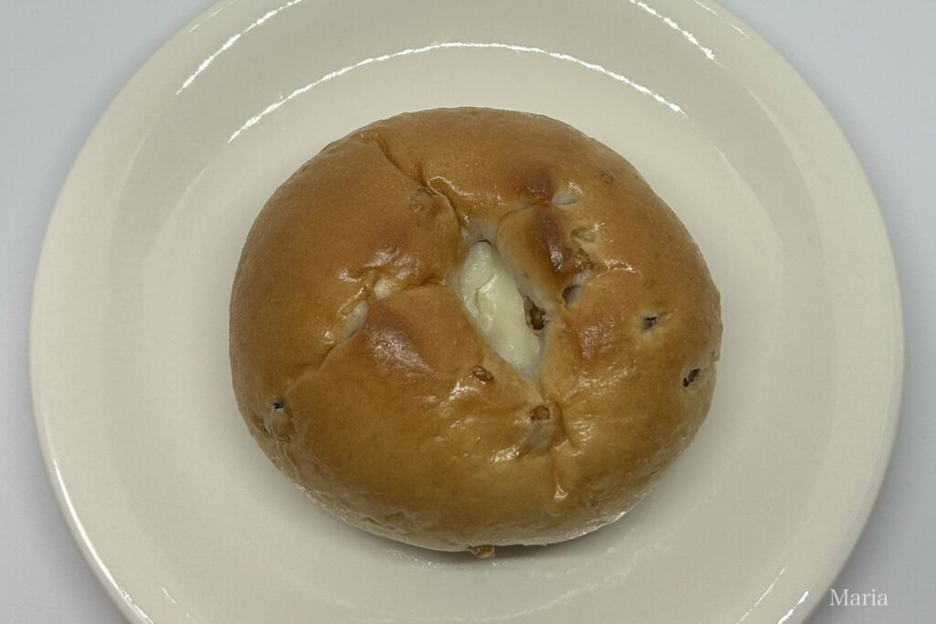 7P くるみとチーズクリームのパン(セブンイレブン)