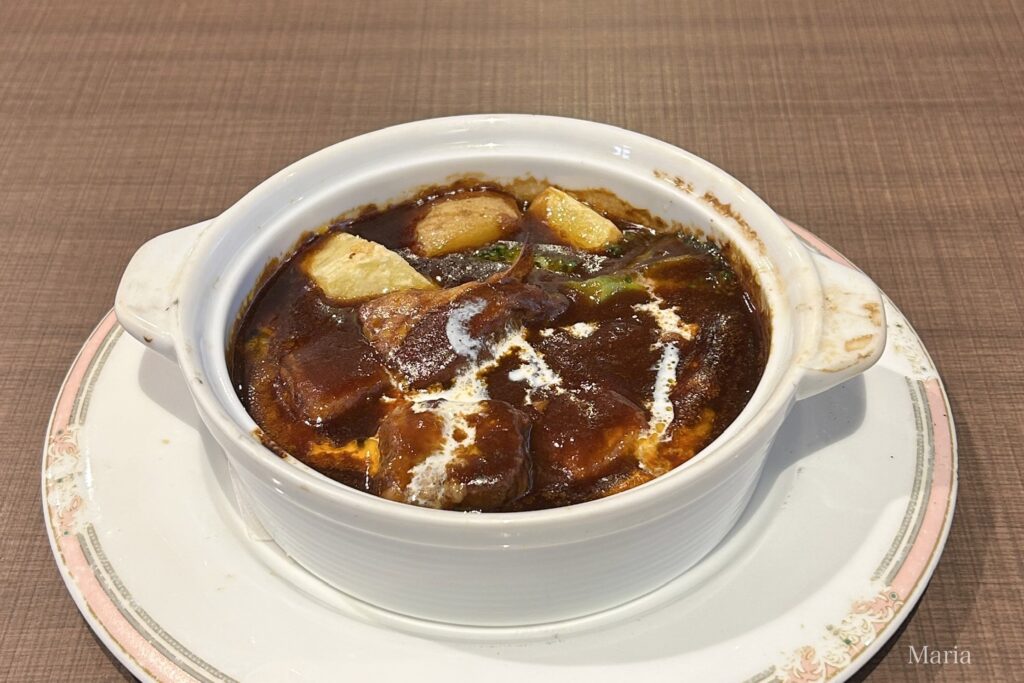 フォルクス じっくり煮込んだ自慢のビーフシチュー(サラダバー付き)