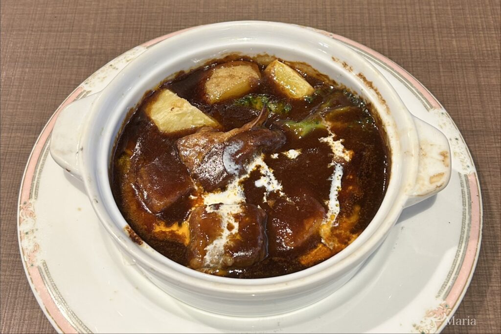 フォルクス じっくり煮込んだ自慢のビーフシチュー(サラダバー付き)