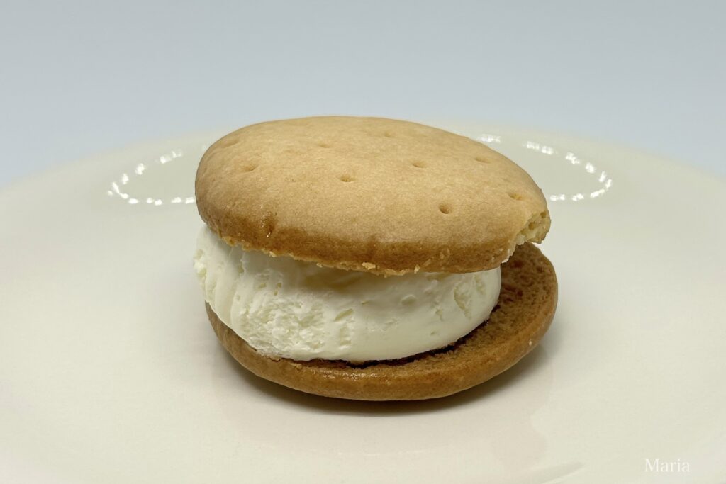 しっとりビスケットサンド クリーム(ローソン)