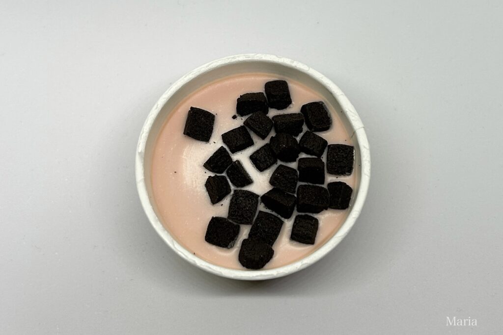 ROCKY CRUNCHY! ストロベリーブラックココア（ハーゲンダッツ）