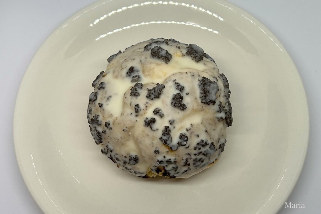 【「ブラックサンダー」コラボフェア】白いブラックサンダー クッキー＆クリームシュー（ファミリーマート）