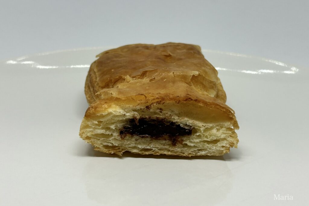 蝶ネクタイ型 チョコクリームデニッシュ（セブン-イレブン）